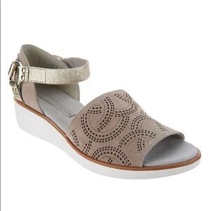 Lori Goldstein Collection Wedge Sandal w/ Ankle Strap size 7 A10